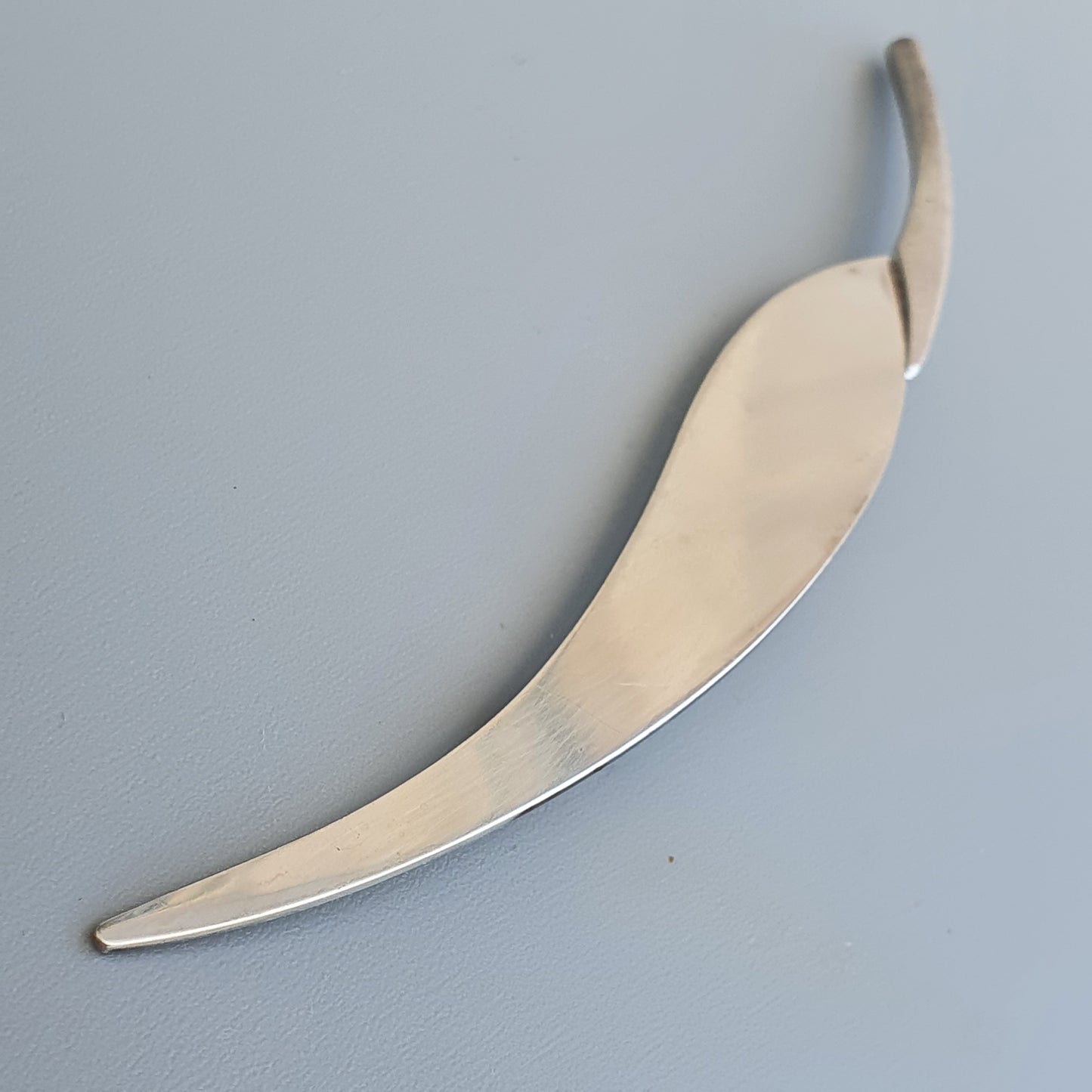 Minimalist 1990s Sterling Silver Leaf Brooch by Finnish Kaunis Koru 1997