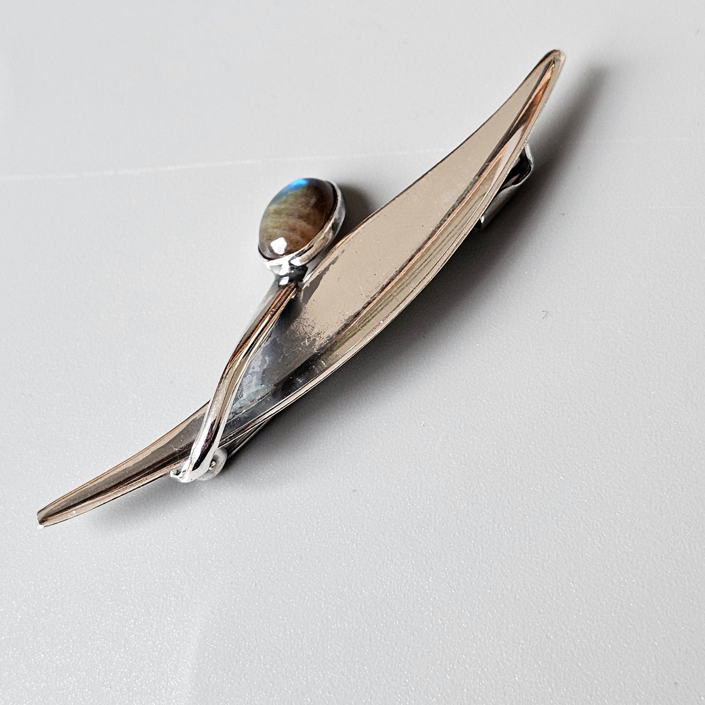 1960s Vintage Modernist Silver Spectrolite Labradorite Flower Brooch by Elis Kauppi for Kupittaan Kulta