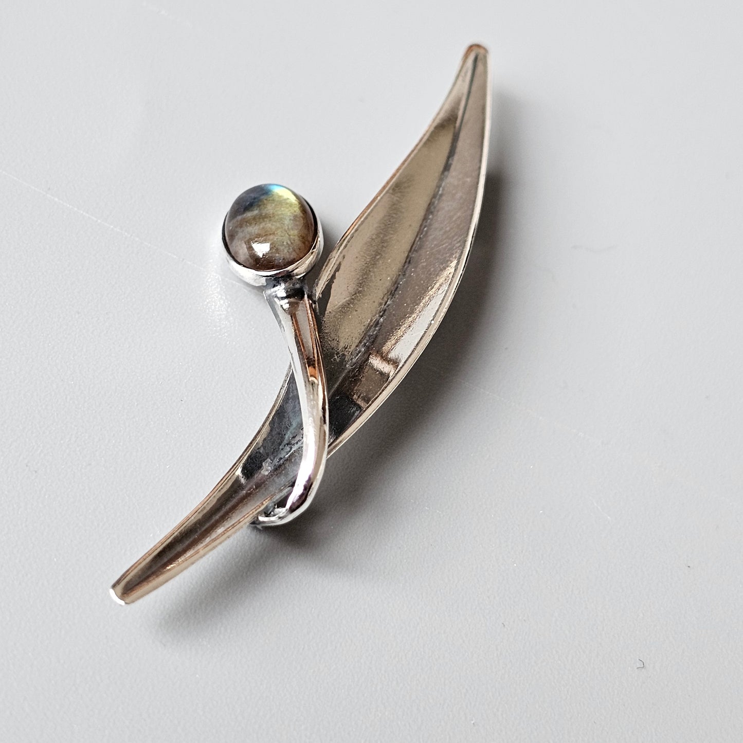 1960s Vintage Modernist Silver Spectrolite Labradorite Flower Brooch by Elis Kauppi for Kupittaan Kulta