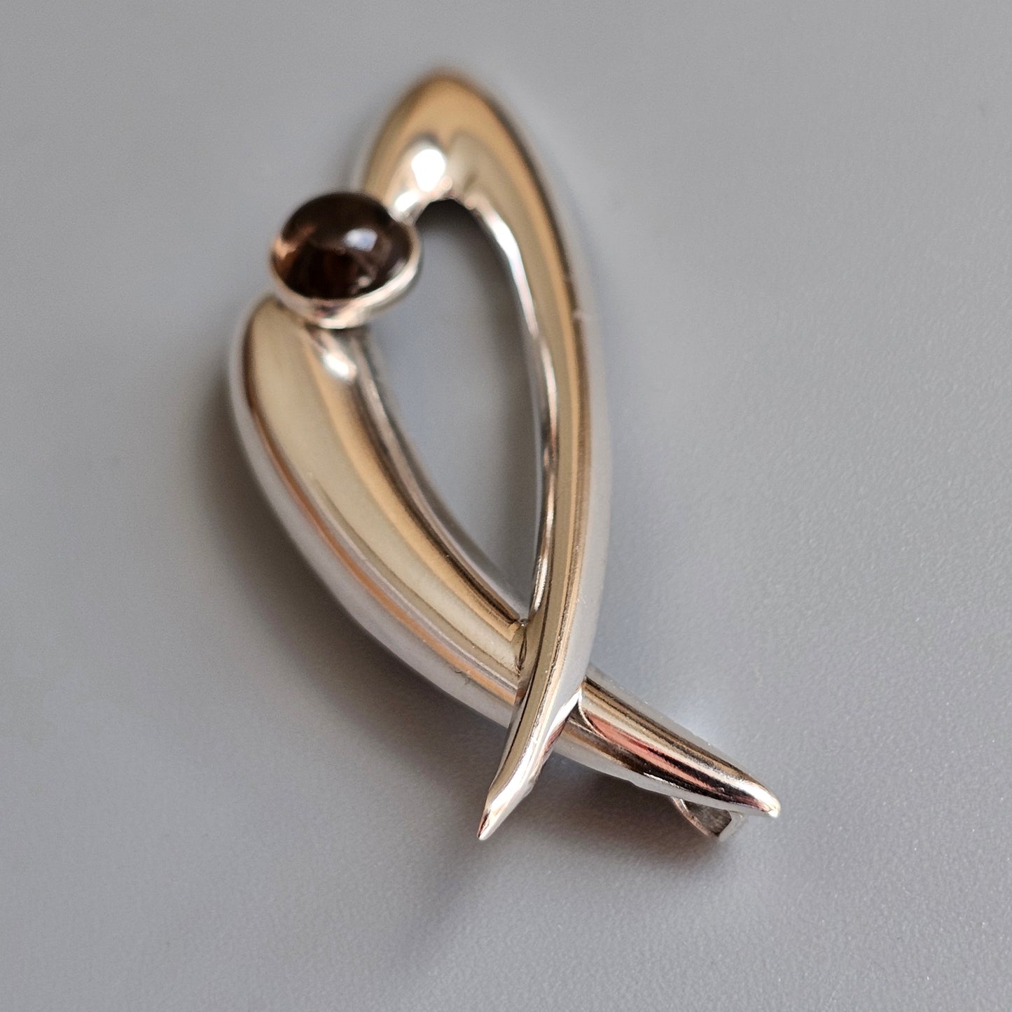 1960s Modernist Finnish Silver Brooch with Smoky Quartz – Kultaseppä Salovaara