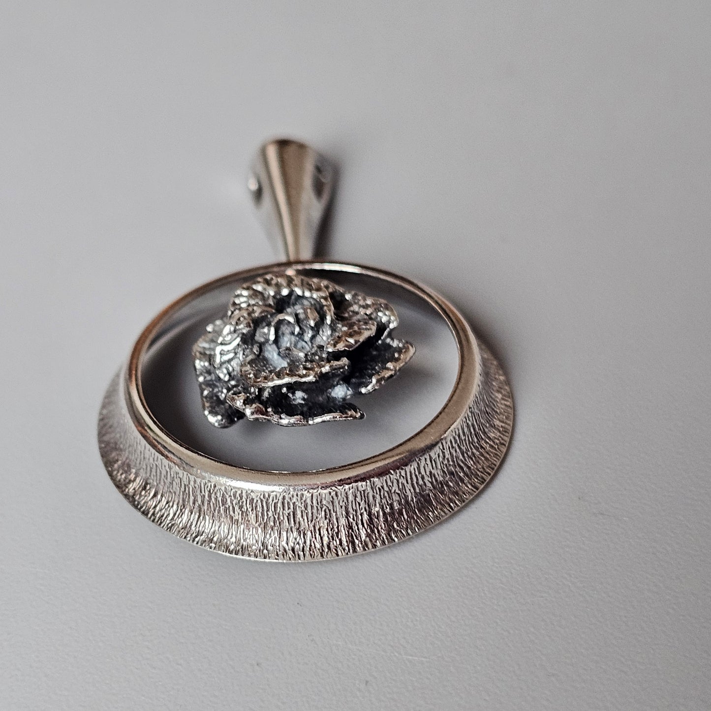 Vintage 1970s Finnish Modernist Silver Rose Necklace Pendant by Martti Viikinniemi 1972