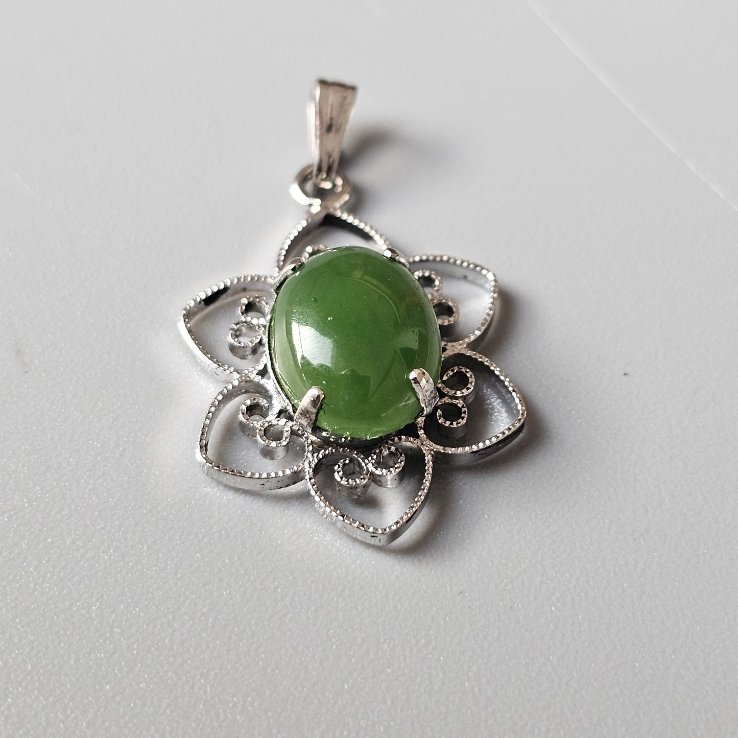 Vintage Sterling Silver Filigree & Nephrite Jade Necklace Pendant