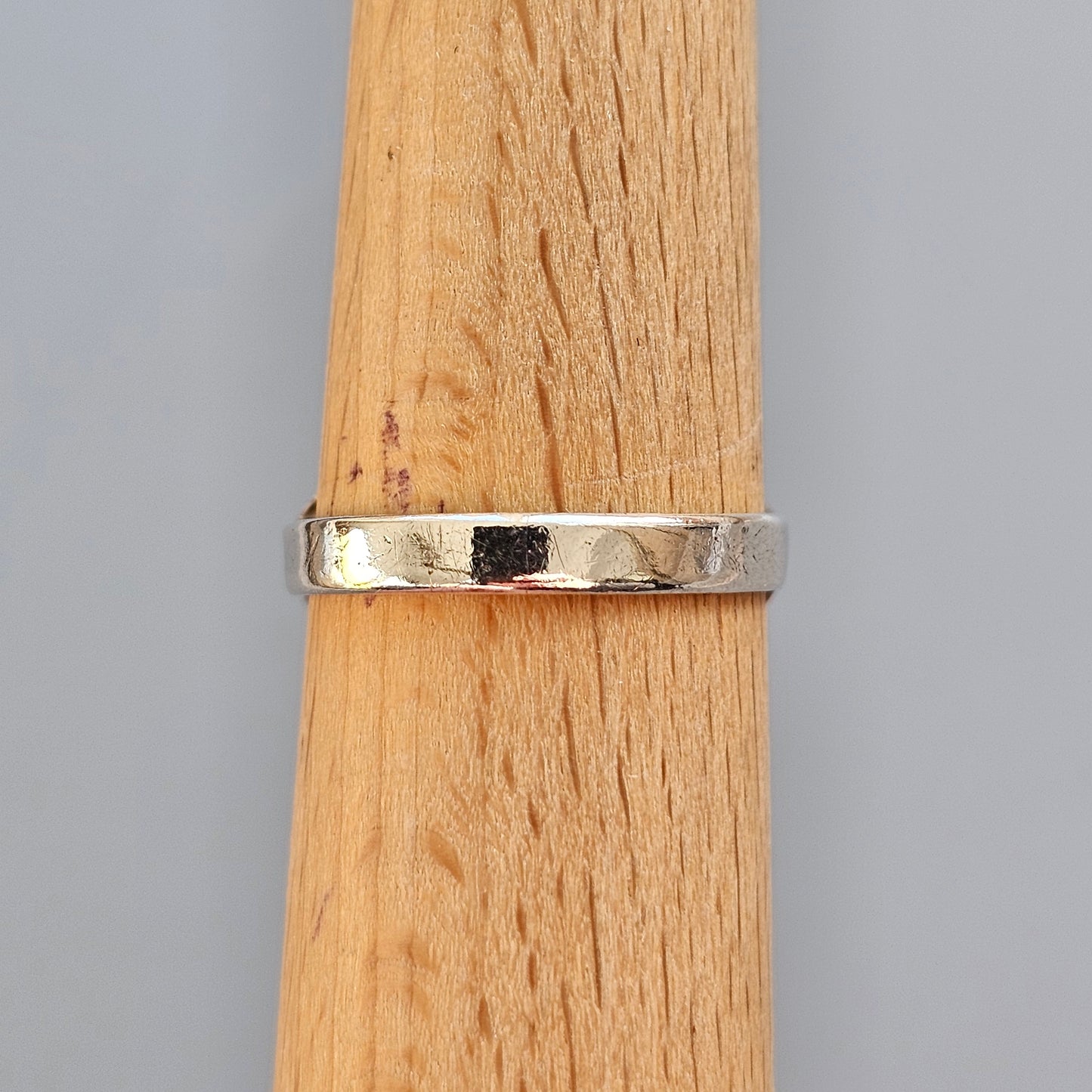 1960s 1970s Scandinavian Modernist 830 Silver & Green Spinel Ring