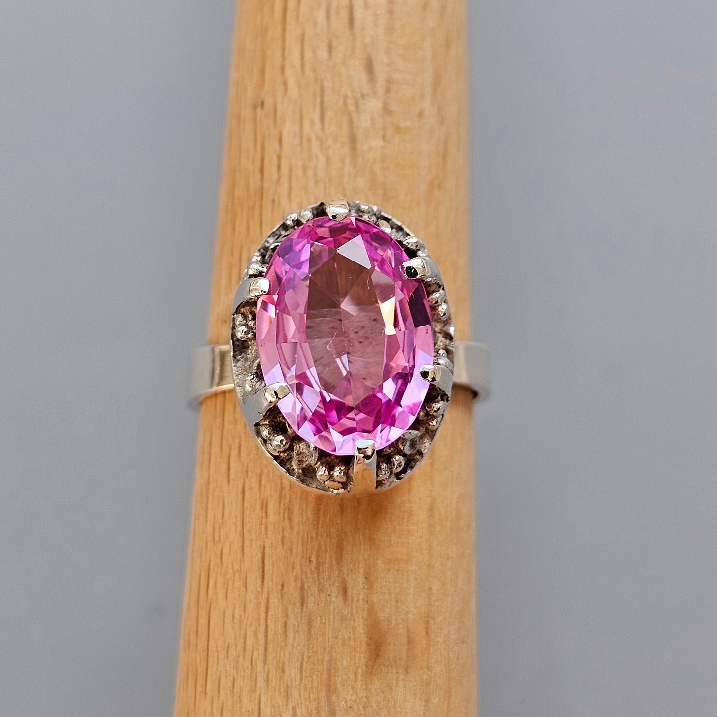 Vintage Finnish Modernist Brutalist Silver & Lab Created Pink Sapphire Ring By Martti Viikinniemi 1968