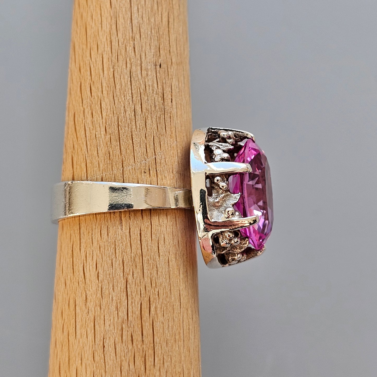 Vintage Finnish Modernist Brutalist Silver & Lab Created Pink Sapphire Ring By Martti Viikinniemi 1968