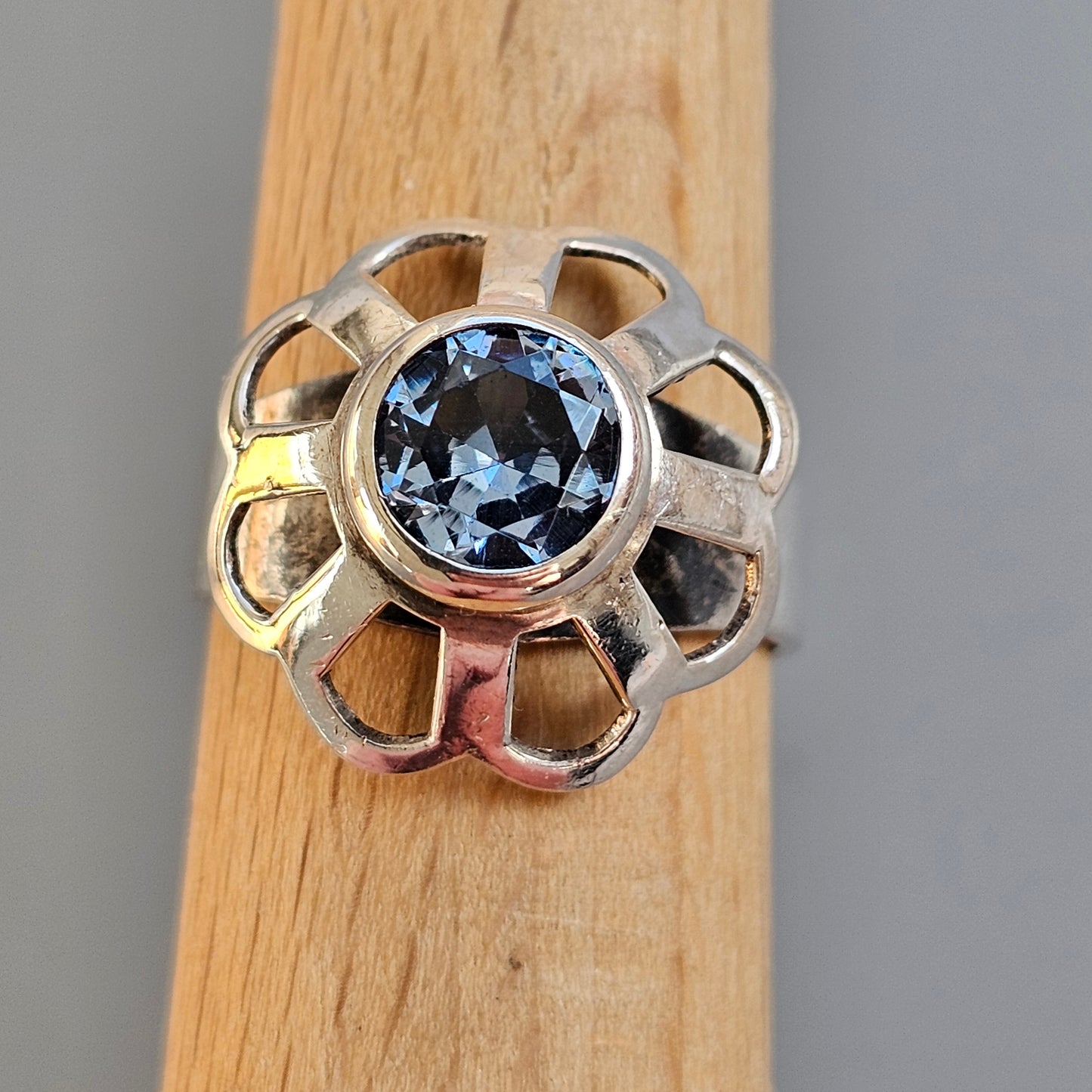 1960s Finnish Modernist Silver & Blue Spinel Ring by Kultaseppä Salovaara 1969