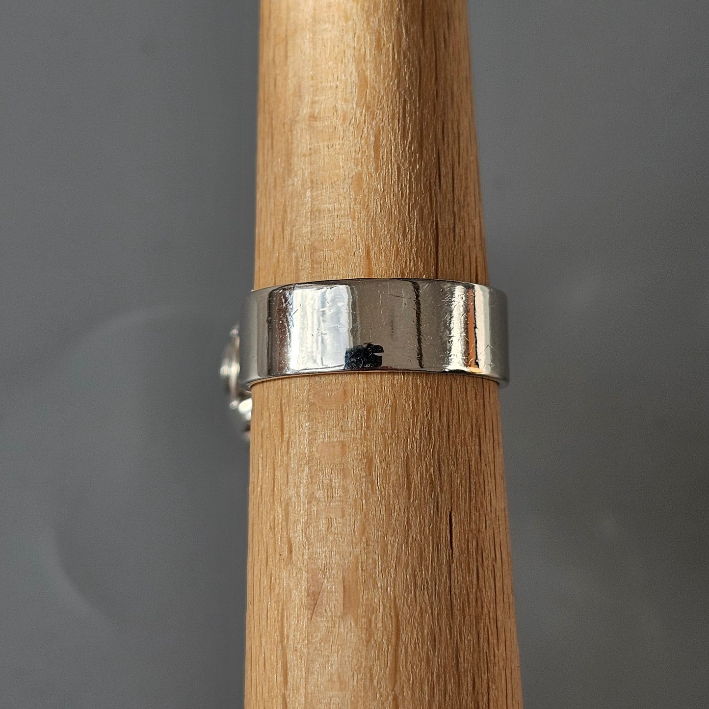 Modernist Scandinavian 1970s Finnish Sterling Silver & Rock Crystal Ring by Aarnikoru 1973