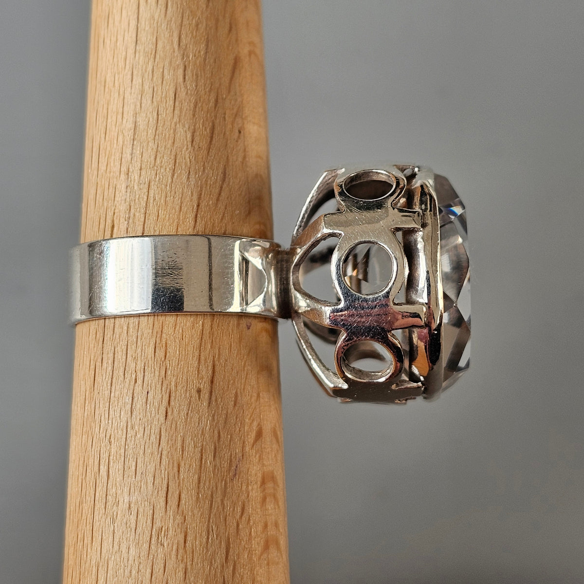 Modernist Scandinavian 1970s Finnish Sterling Silver & Rock Crystal Ring by Aarnikoru 1973