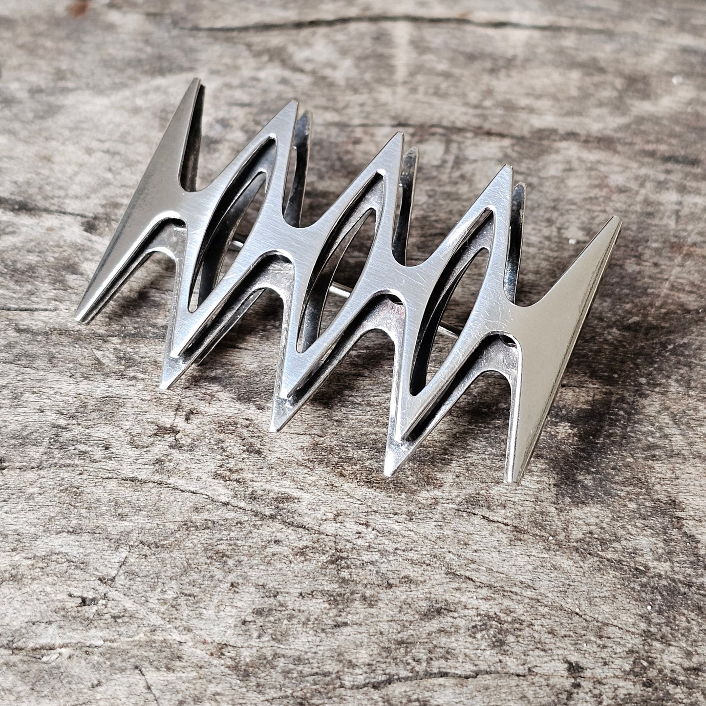 1970s Finnish Modernist Silver Zigzag Brooch by Kultaseppa Salovaara 1970