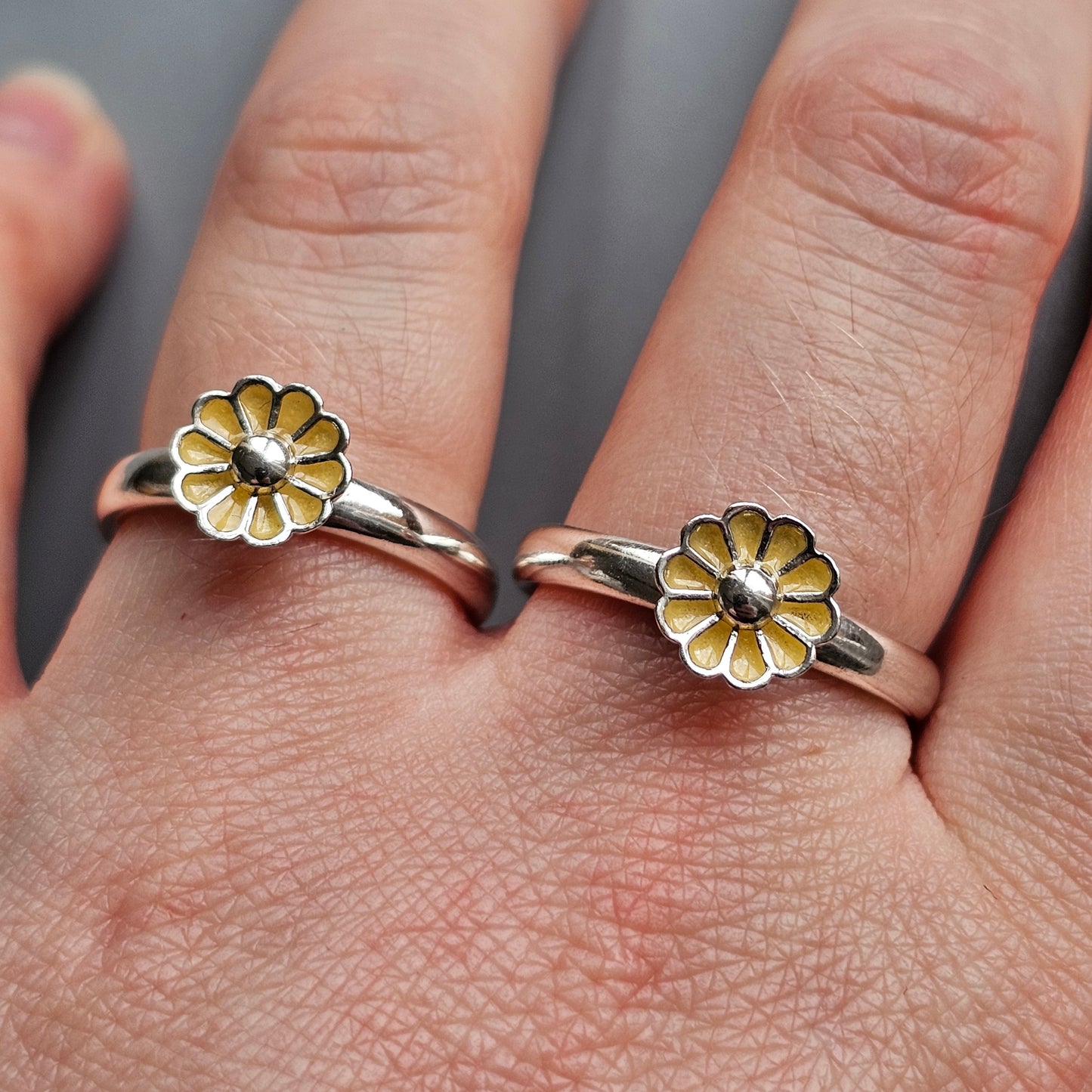Spinning Danish 925 Sterling Silver Yellow Enamel Daisy Flower Stacking Ring Hans Henrik Nygaard