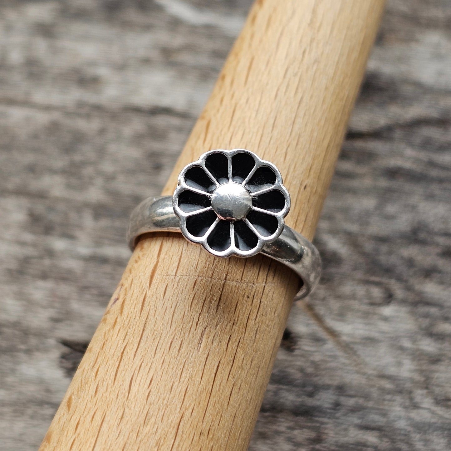 Spinning Danish 925 Sterling Silver Black Enamel Daisy Flower Stacking Ring Hans Henrik Nygaard