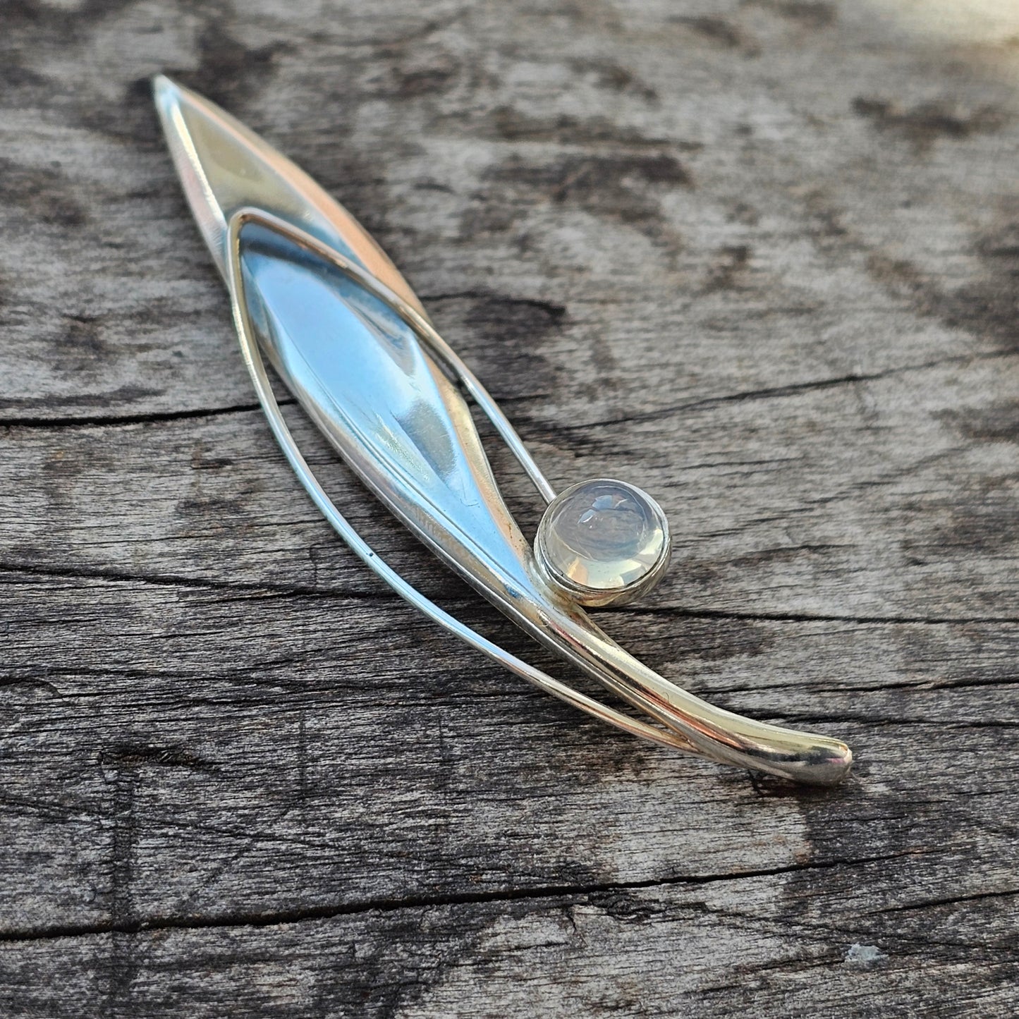 Finnish 1960s Modernist Silver & Chalcedony Flower Brooch by Elis Kauppi Kupittaan Kulta