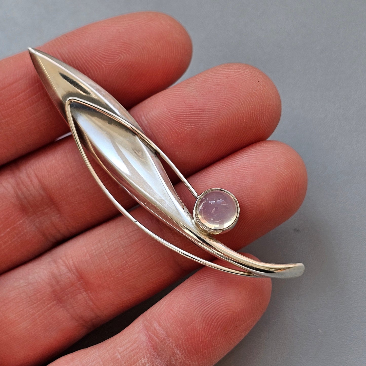 Finnish 1960s Modernist Silver & Chalcedony Flower Brooch by Elis Kauppi Kupittaan Kulta