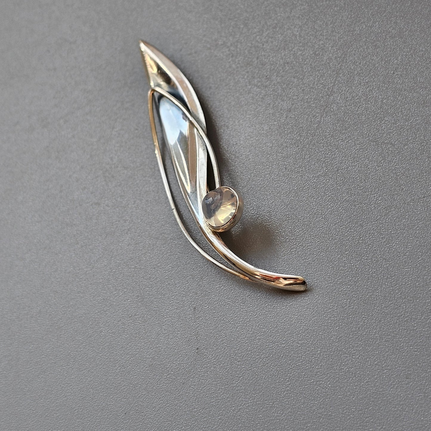 Finnish 1960s Modernist Silver & Chalcedony Flower Brooch by Elis Kauppi Kupittaan Kulta