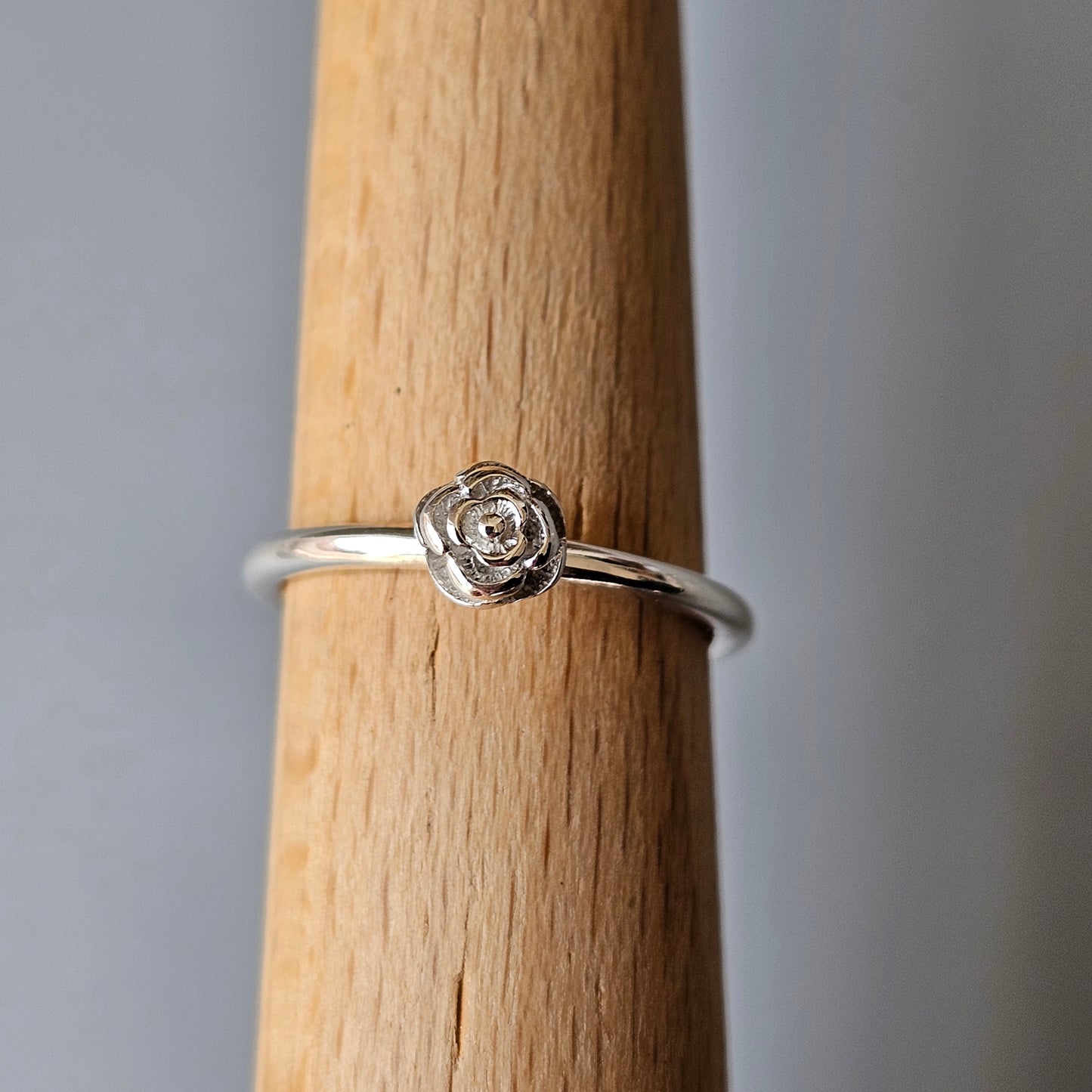 Hans Henrik Nygaard Danish 925 Sterling Silver Stacking Ring HHN Flower