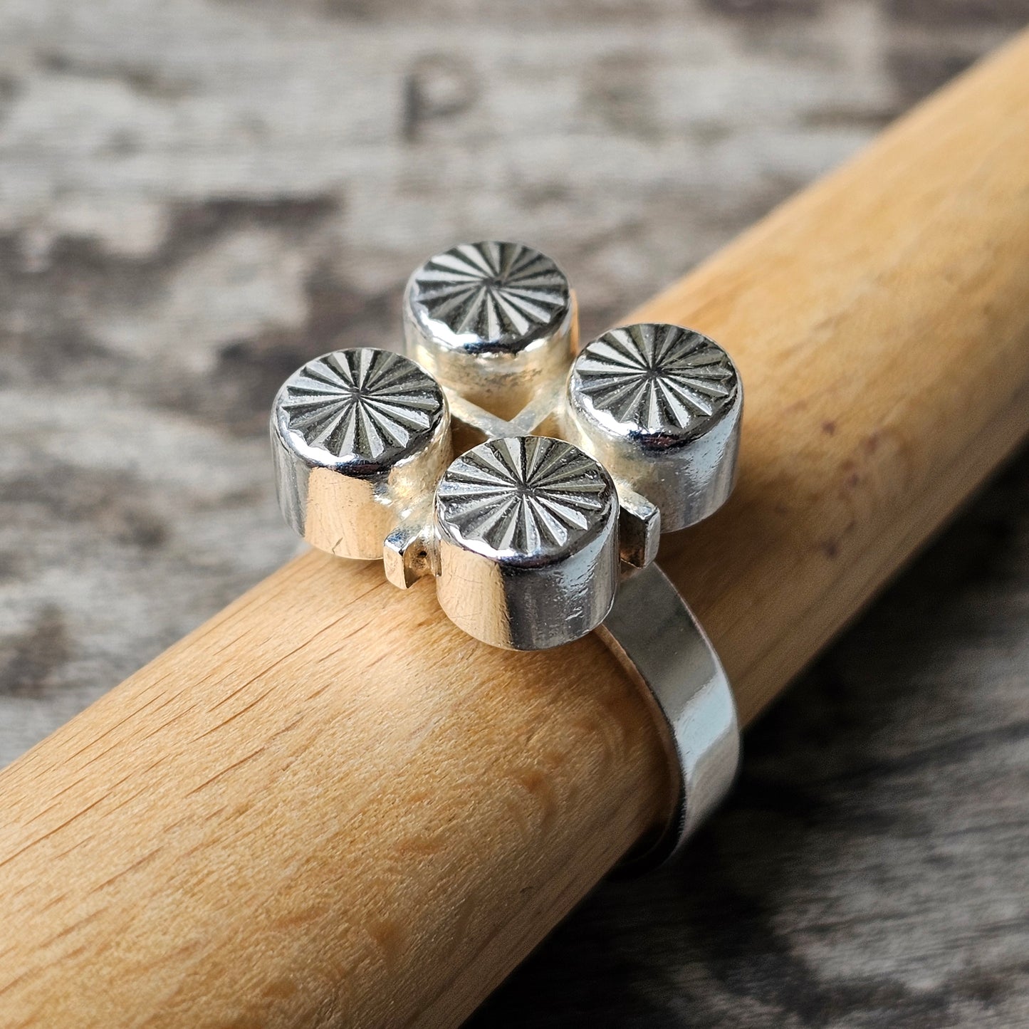 1960s Finnish Modernist Geometric Silver Ring by Martti Viikinniemi – 1967 Starburst Design, Sculptural Form