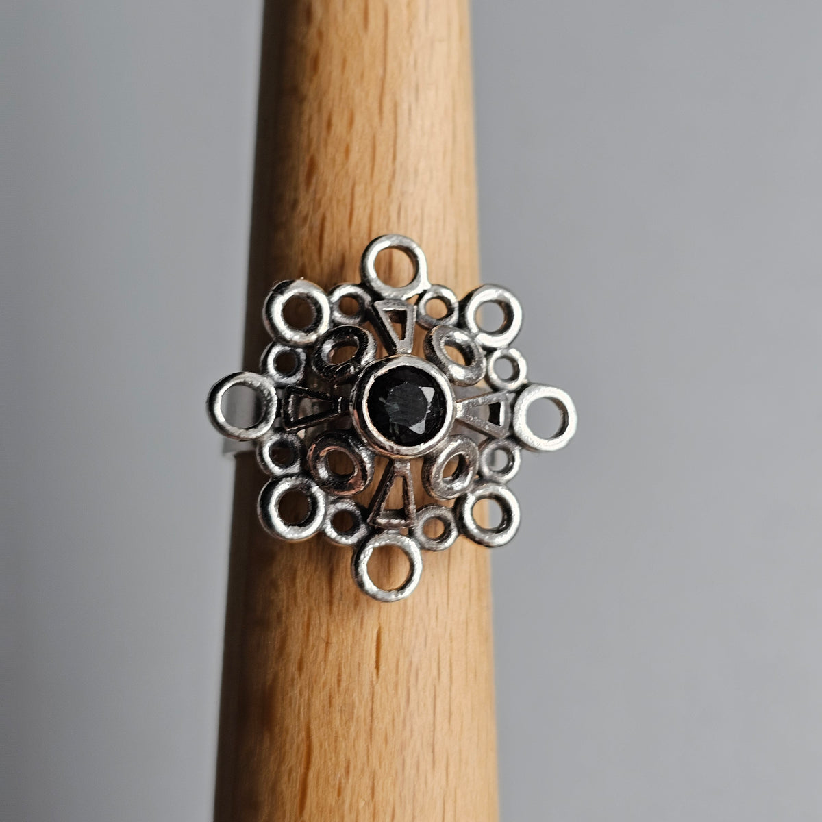 Modernist 1970s Kultaseppä Salovaara Finnish Sterling Silver & Green Spinel Ring - UK Ring Size O - US Ring Size 7 - 1971
