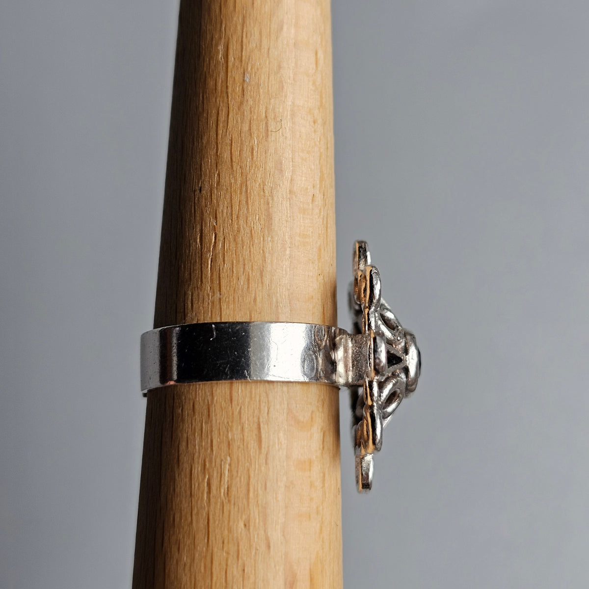 Modernist 1970s Kultaseppä Salovaara Finnish Sterling Silver & Green Spinel Ring - UK Ring Size O - US Ring Size 7 - 1971