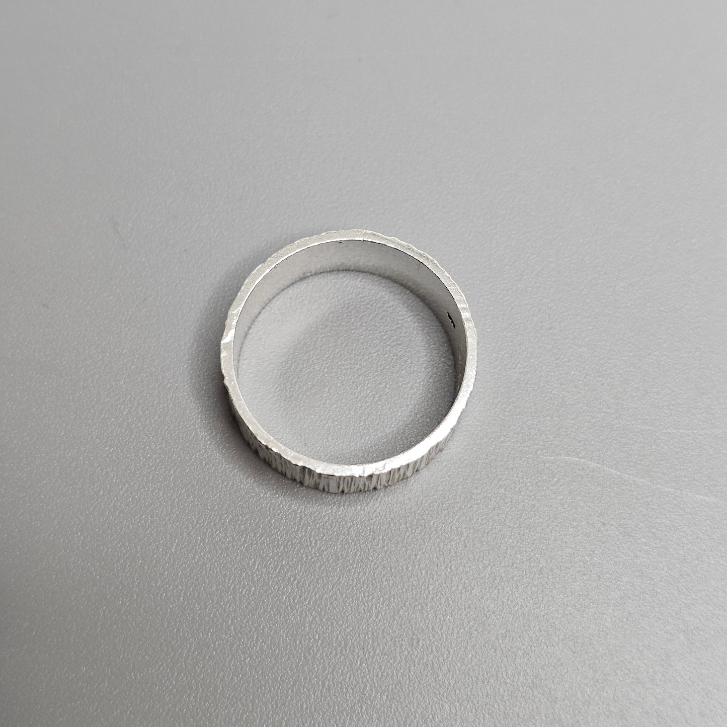 Vintage 1970s British Sterling Silver Textured Band Ring - UK Ring Size P 1/2 - US Ring Size 7.75 - 1975