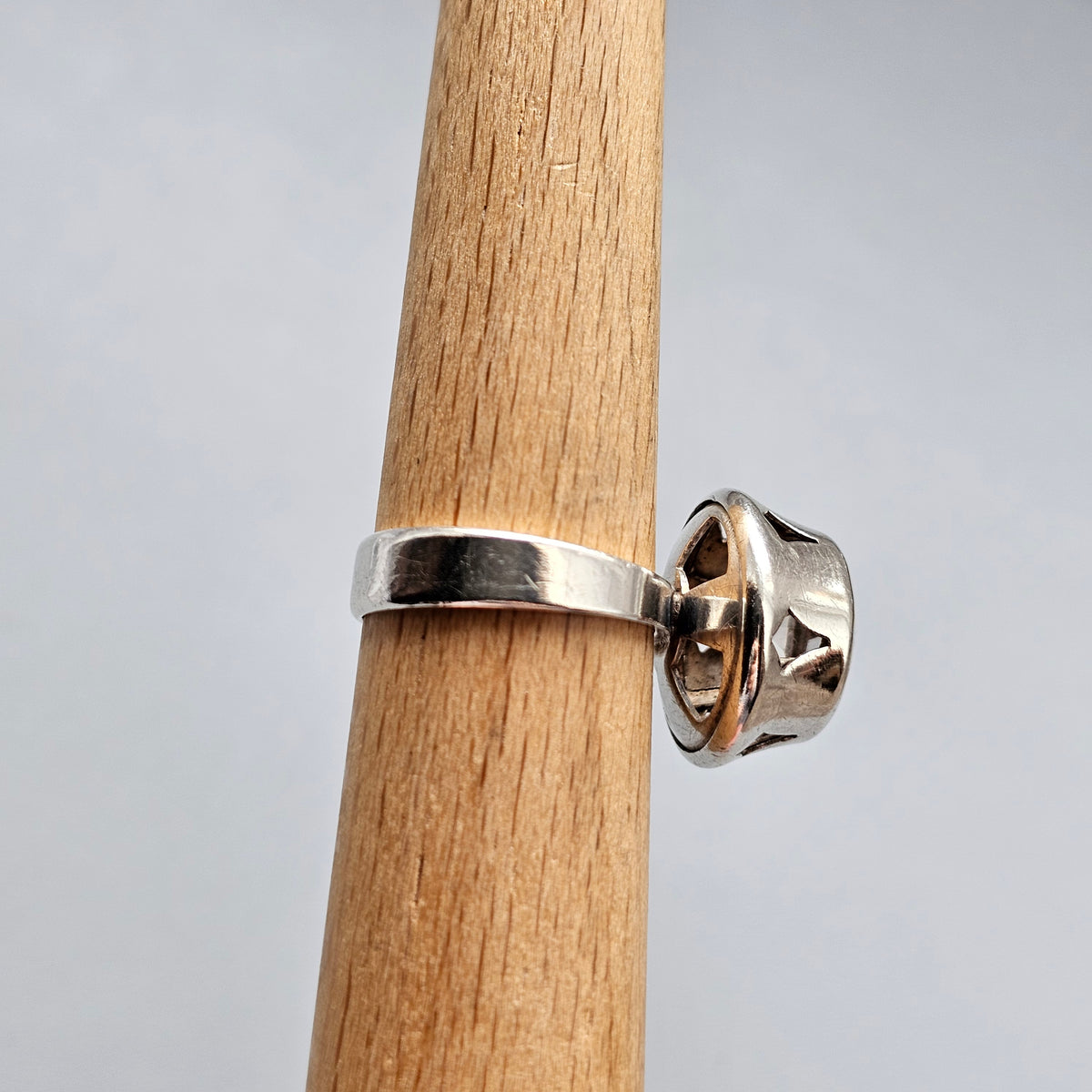 Modernist 1960s Finnish Silver Ring with Rock Crystal – Martti Viikinniemi - UK Ring Size N - US Ring Size 6.75 - 1968