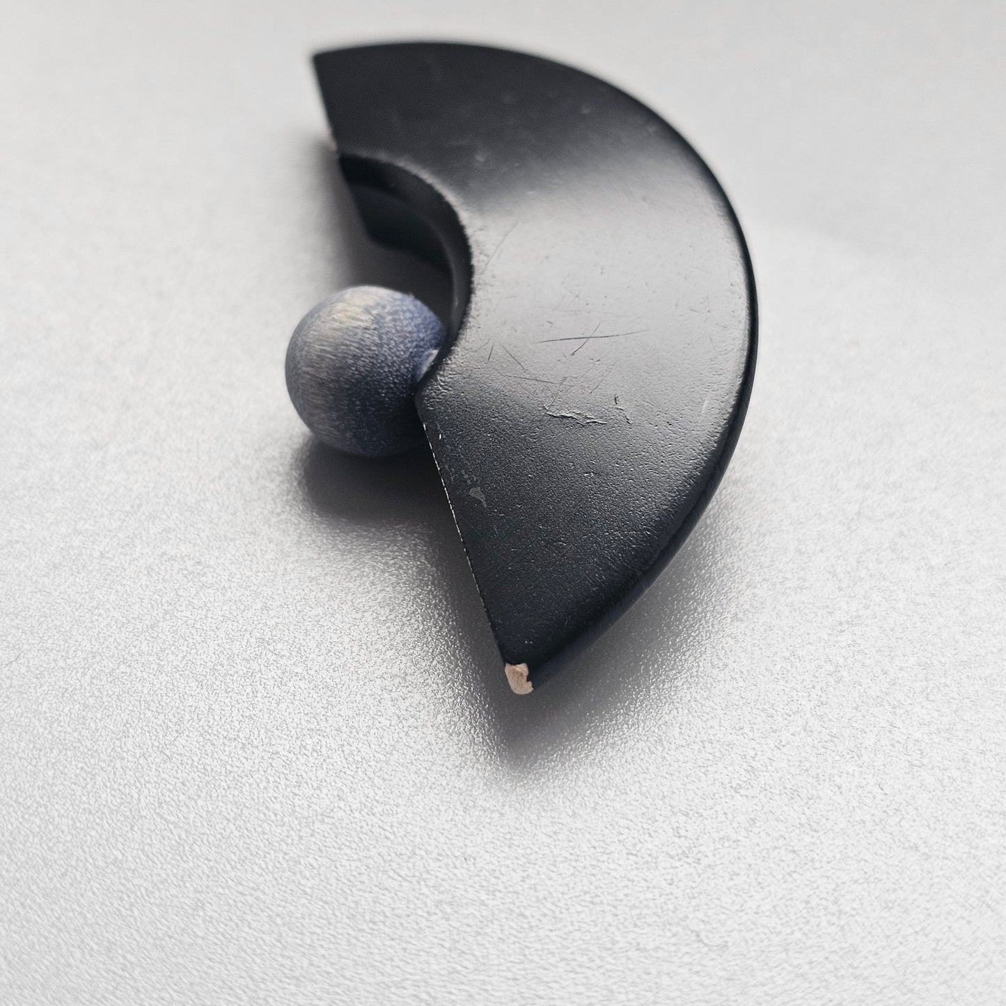 Vintage 1990s 1980s Aarikka Finland Black & Blue Wooden Brooch – Modernist Scandinavian Design