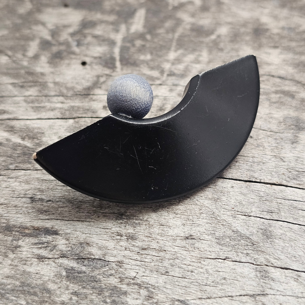 Vintage 1990s 1980s Aarikka Finland Black & Blue Wooden Brooch – Modernist Scandinavian Design