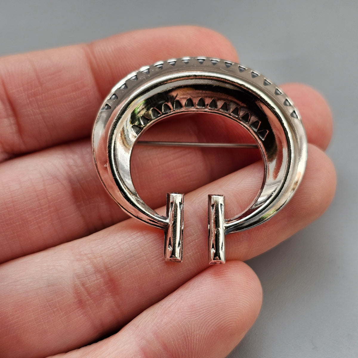 Vintage 1980s Finnish Kalevala Koru Sterling Silver Middle Ages style Brooch 1983