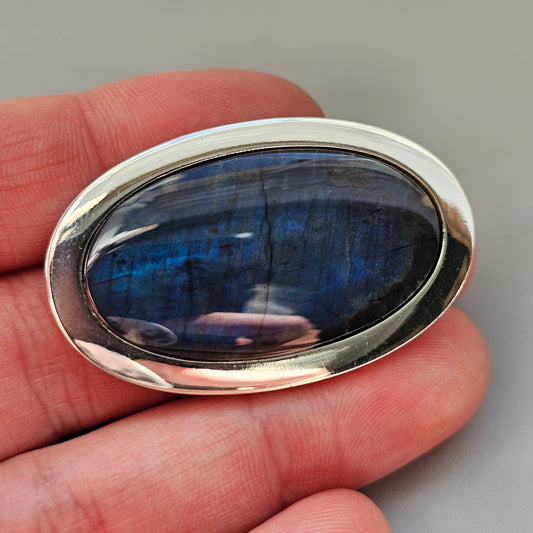 Vintage 1980s Kaunis Koru Finnish Sterling Silver & Spectrolite Brooch