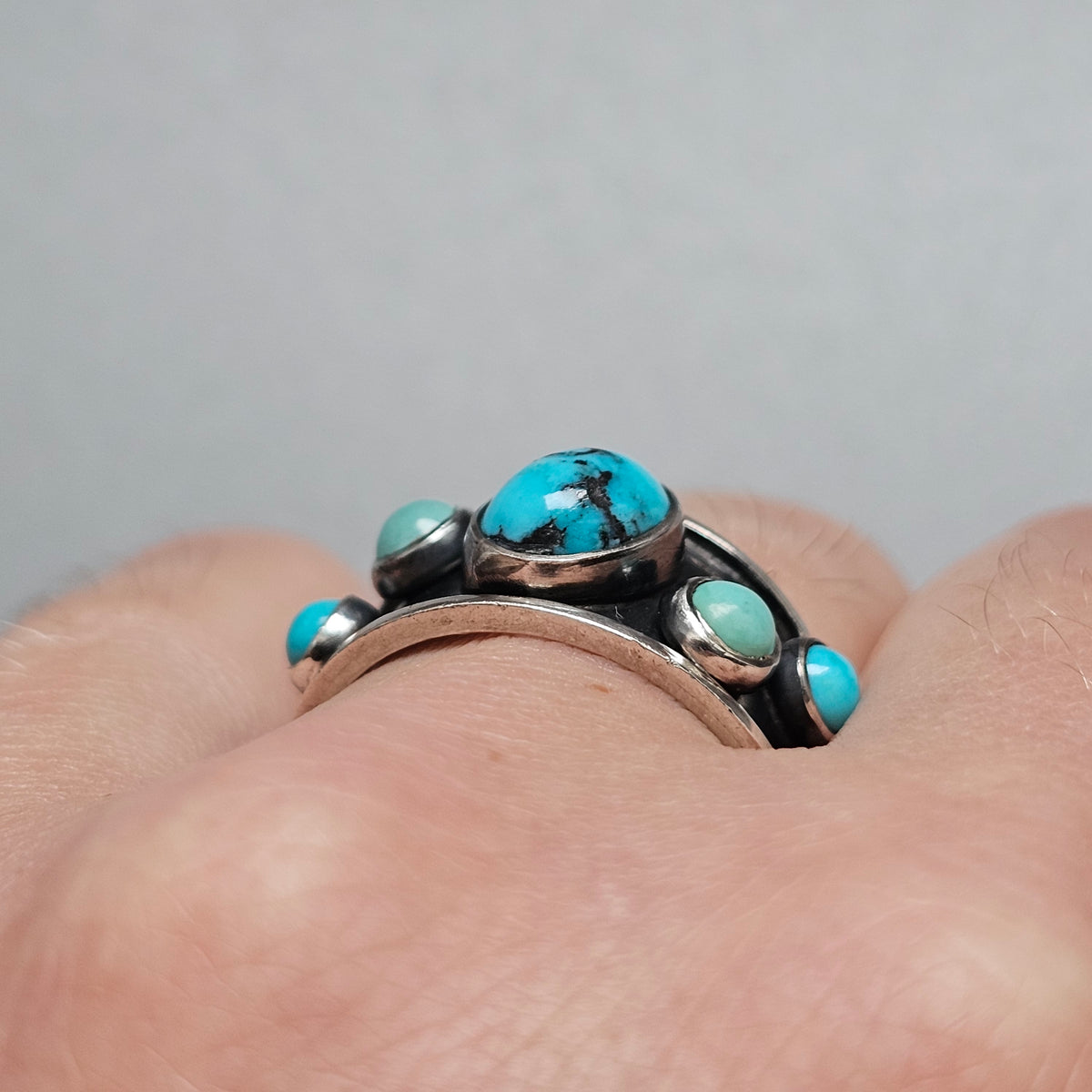 Vintage 1960s Southwestern Native American Style Sterling Silver Turquoise Ring