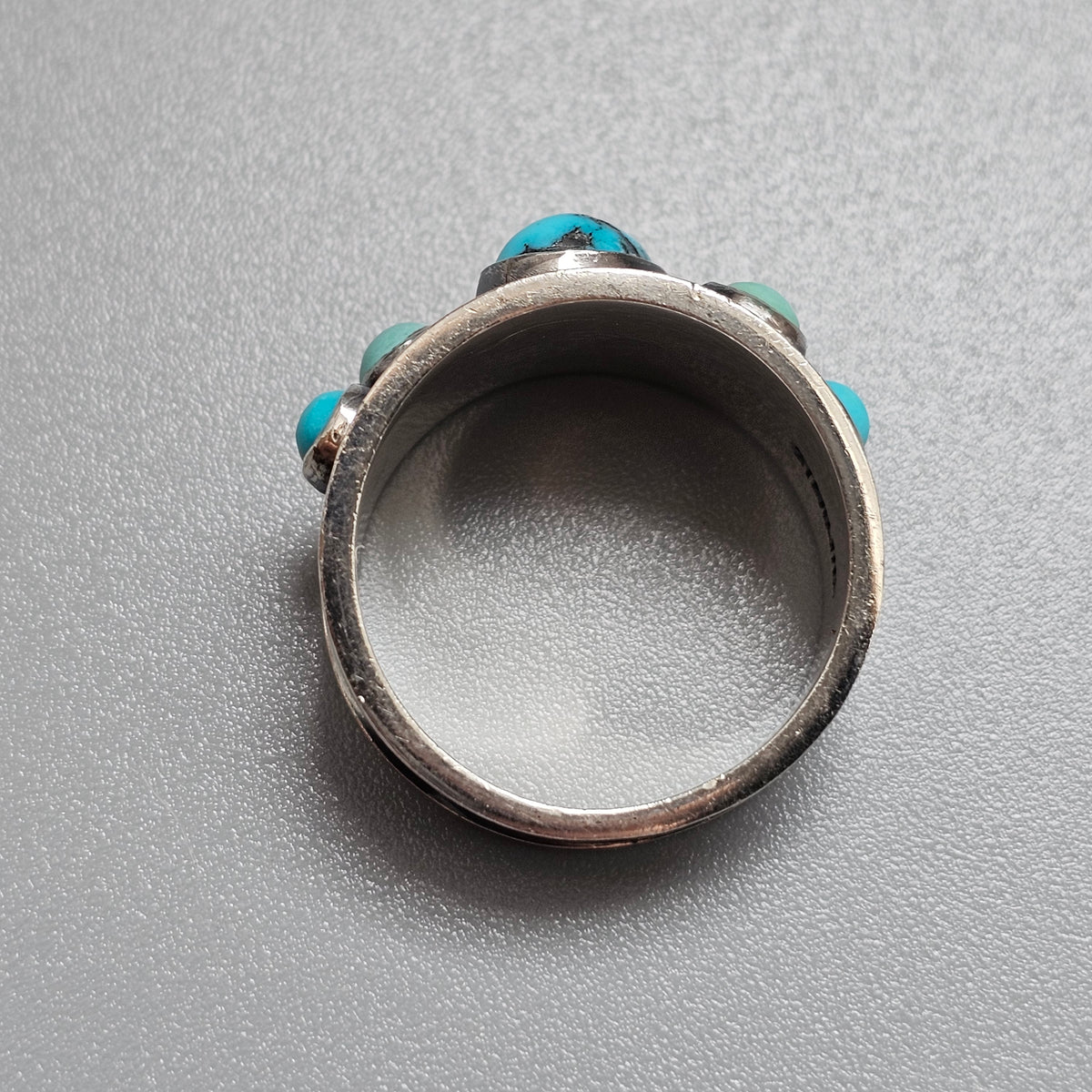 Vintage 1960s Southwestern Native American Style Sterling Silver Turquoise Ring