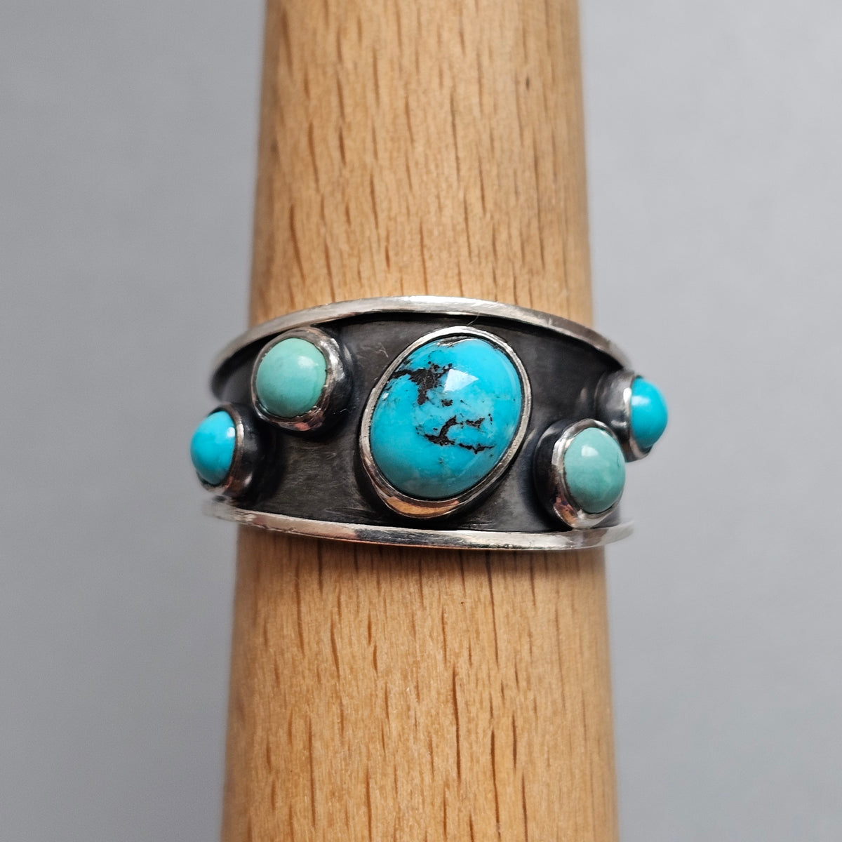 Vintage 1960s Southwestern Native American Style Sterling Silver Turquoise Ring