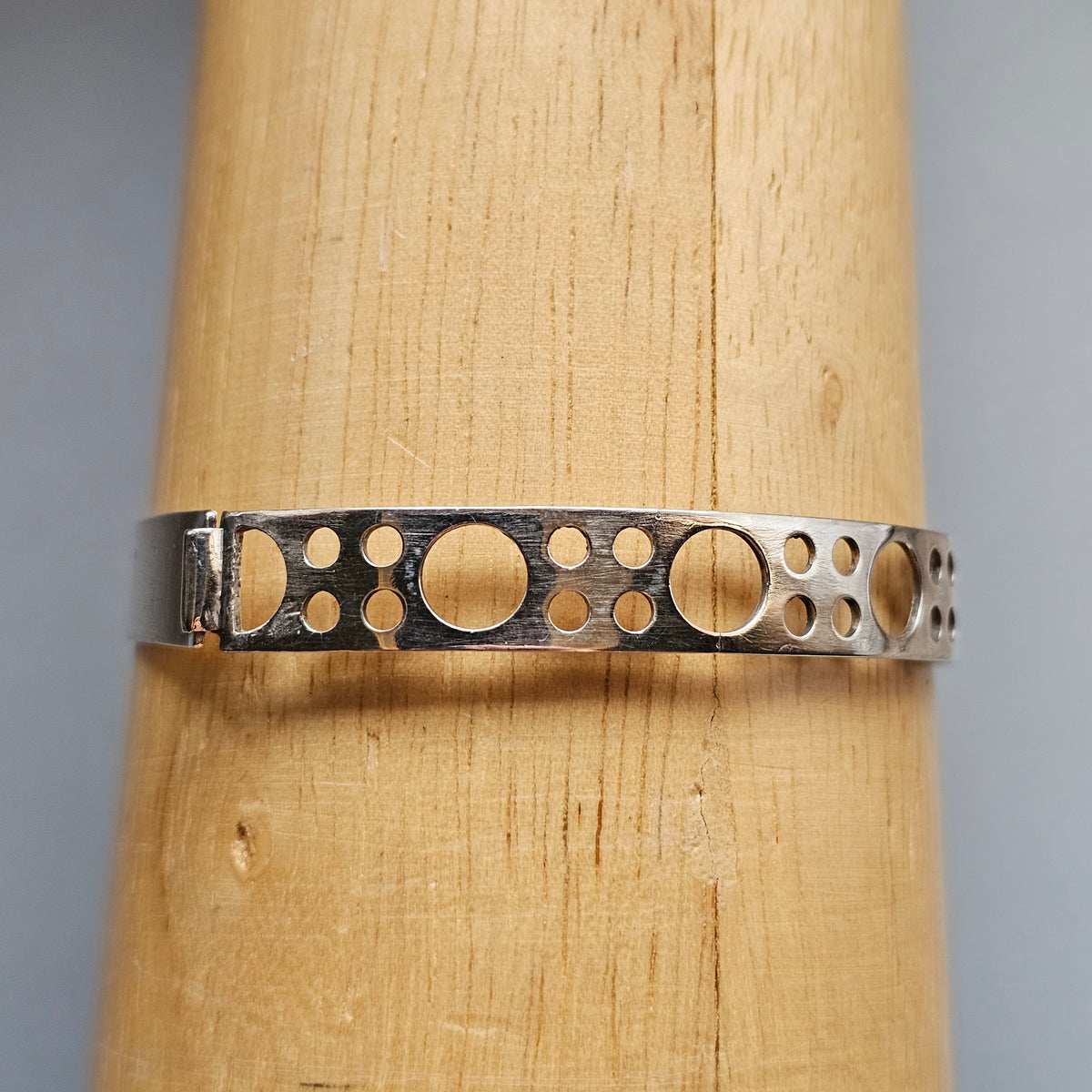 Vintage 1970s Martti Viikinniemi Finnish Silver Modernist Bangle