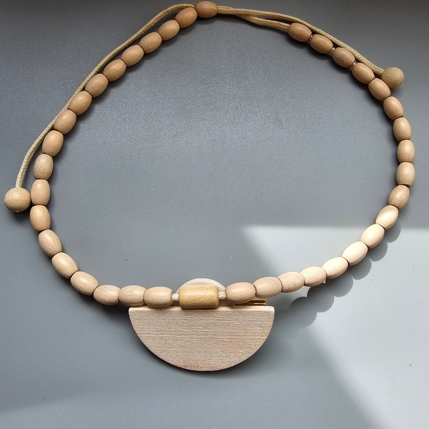 Vintage Aarikka LADY White Beige Wooden Modernist Necklace Finland