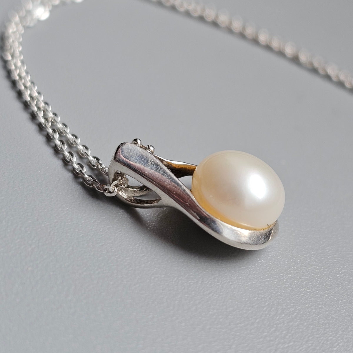 Contemporary Finnish Sterling Silver Pearl Pendant Necklace