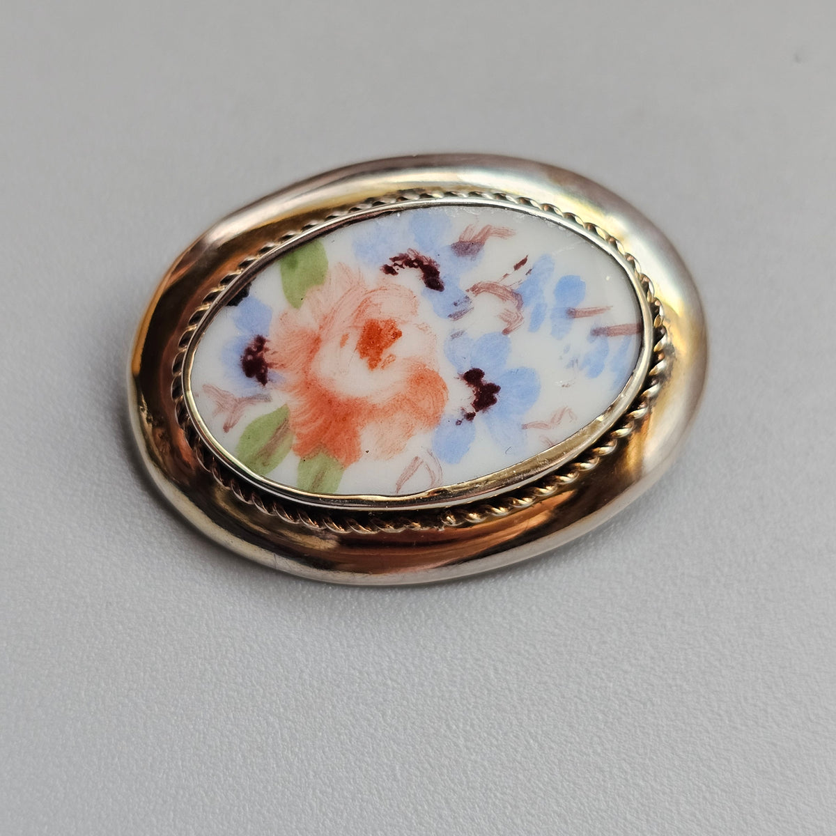 Small Vintage Oval 1940s Finnish Gilt Silver Porcelain Floral Brooch 1948