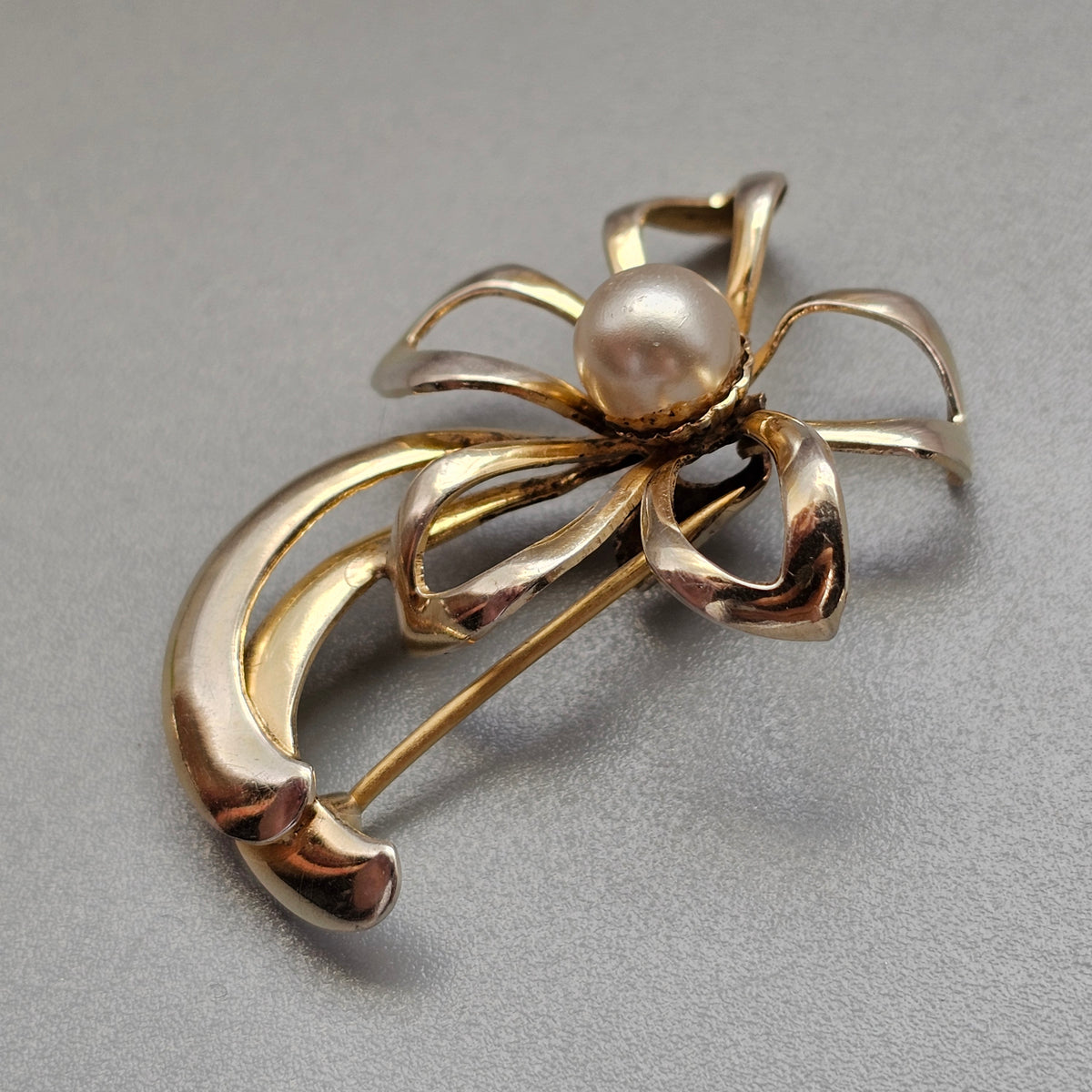 Vintage 1950s Elis Kauppi Kupittaan Kulta Gilt Silver Faux Pearl Flower Brooch