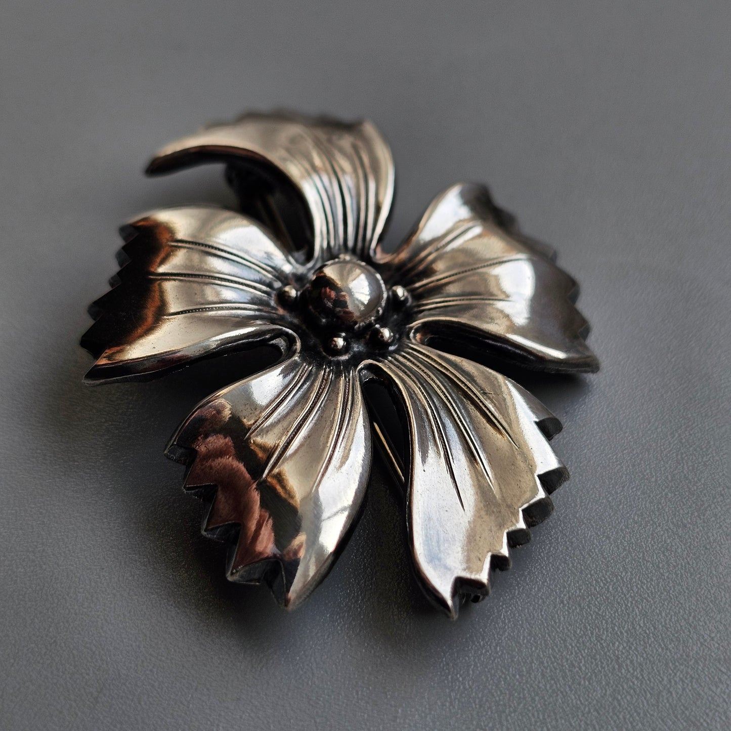 1940s Finnish Silver Flower Brooch by Georg Buchert – Modernist Floral Design, Dated 1949