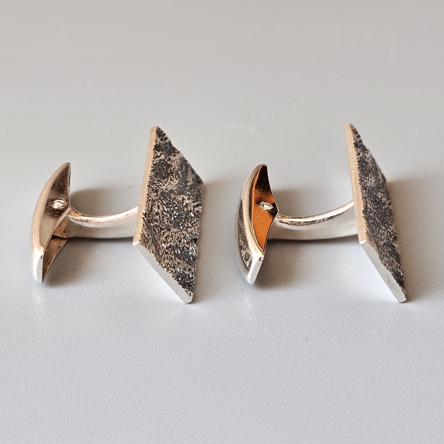 Vintage 1960s Textured Modernist Finnish Silver Cufflinks by Rauno Oma Mättö 1969