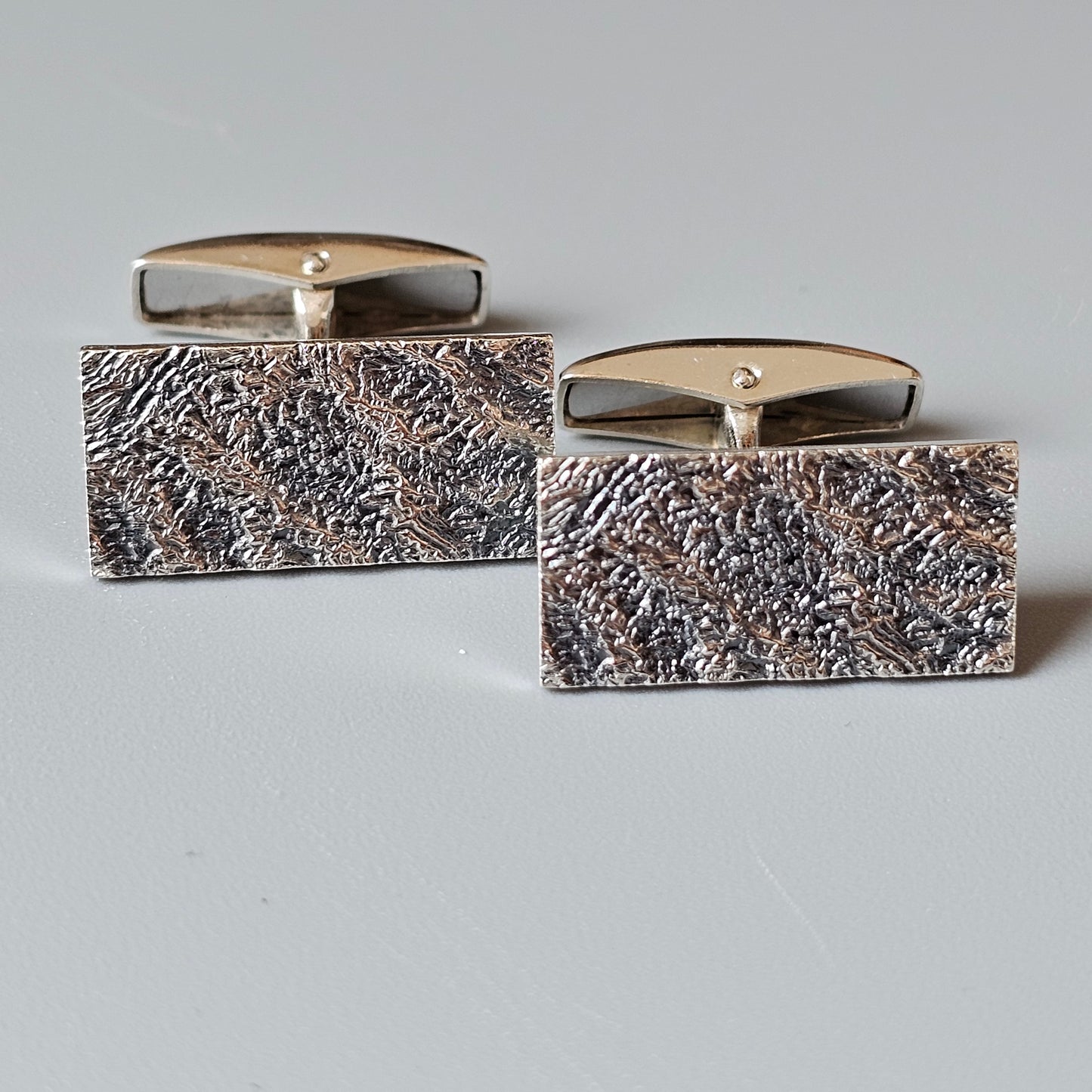 Vintage 1960s Textured Modernist Finnish Silver Cufflinks by Rauno Oma Mättö 1969