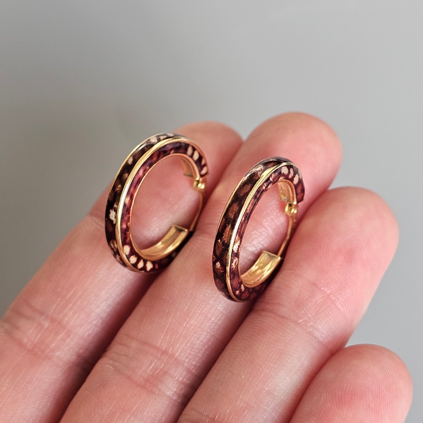 Hallmarked Italian 9ct Yellow Gold & Animal Print Enamel Hoop Earrings 20mm