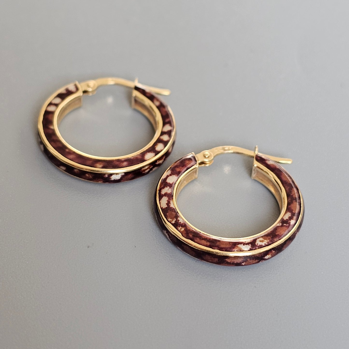 Hallmarked Italian 9ct Yellow Gold & Animal Print Enamel Hoop Earrings 20mm