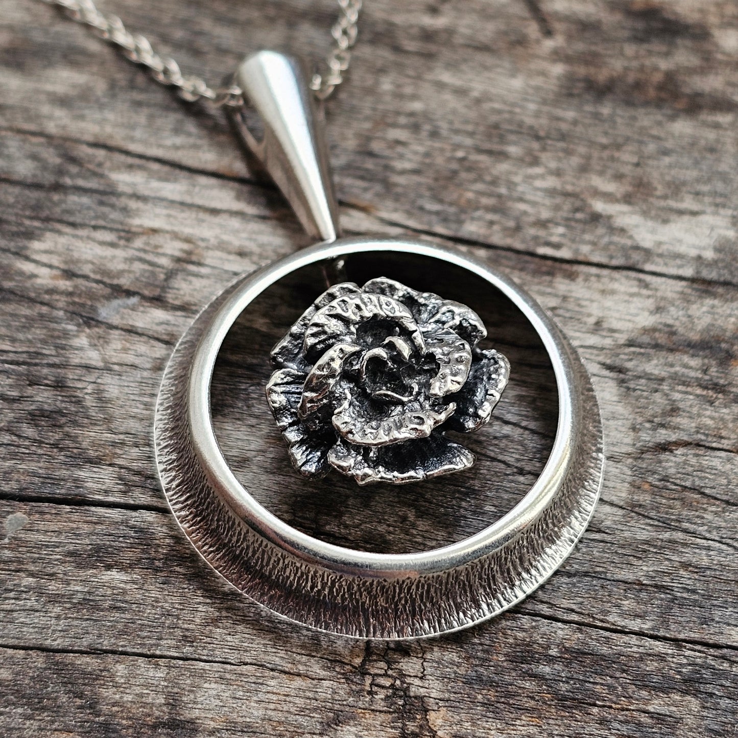 Vintage 1970s Finnish Modernist Silver Rose Necklace Pendant by Martti Viikinniemi 1972
