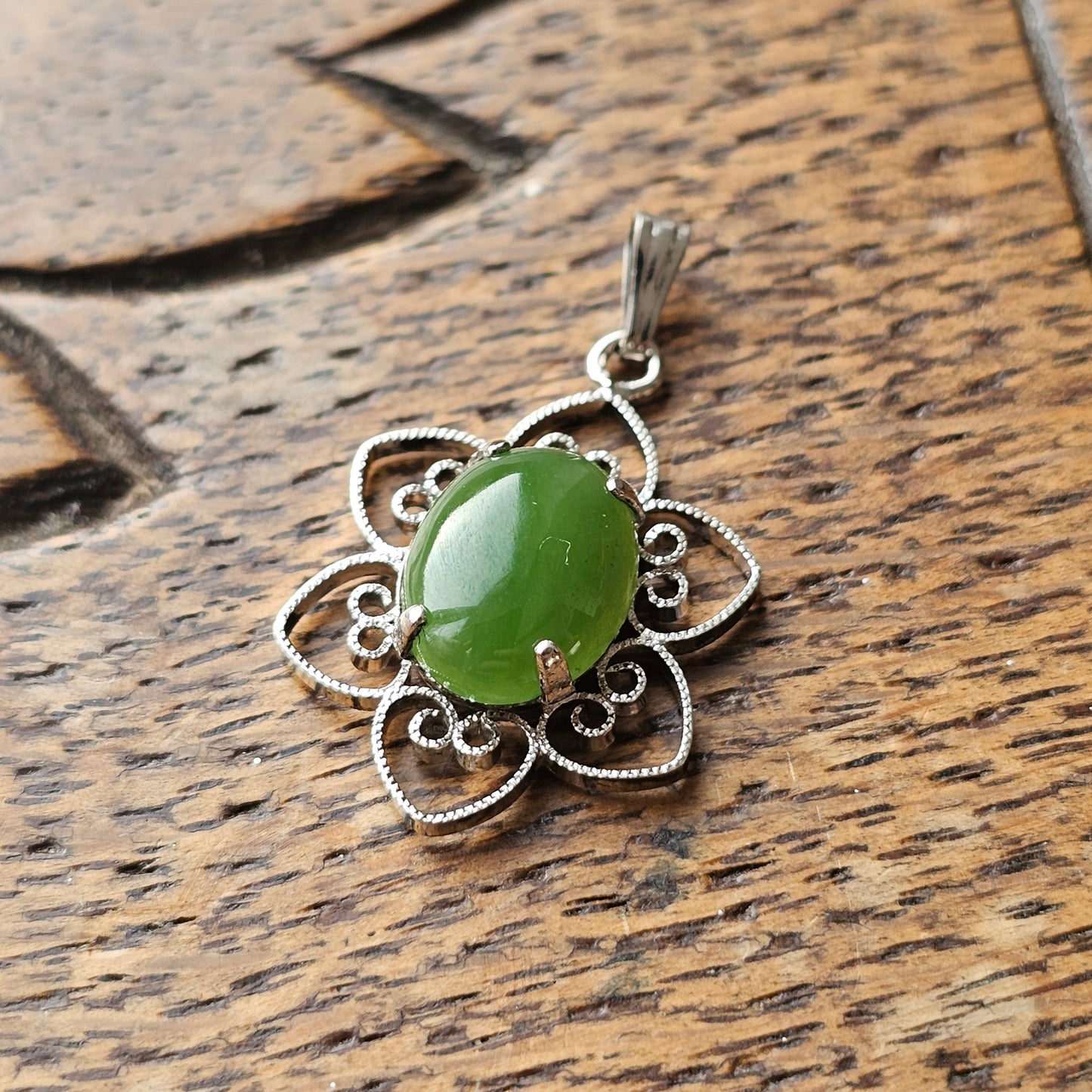 Vintage Sterling Silver Filigree & Nephrite Jade Necklace Pendant
