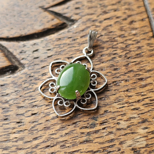 Vintage Sterling Silver Filigree & Nephrite Jade Necklace Pendant