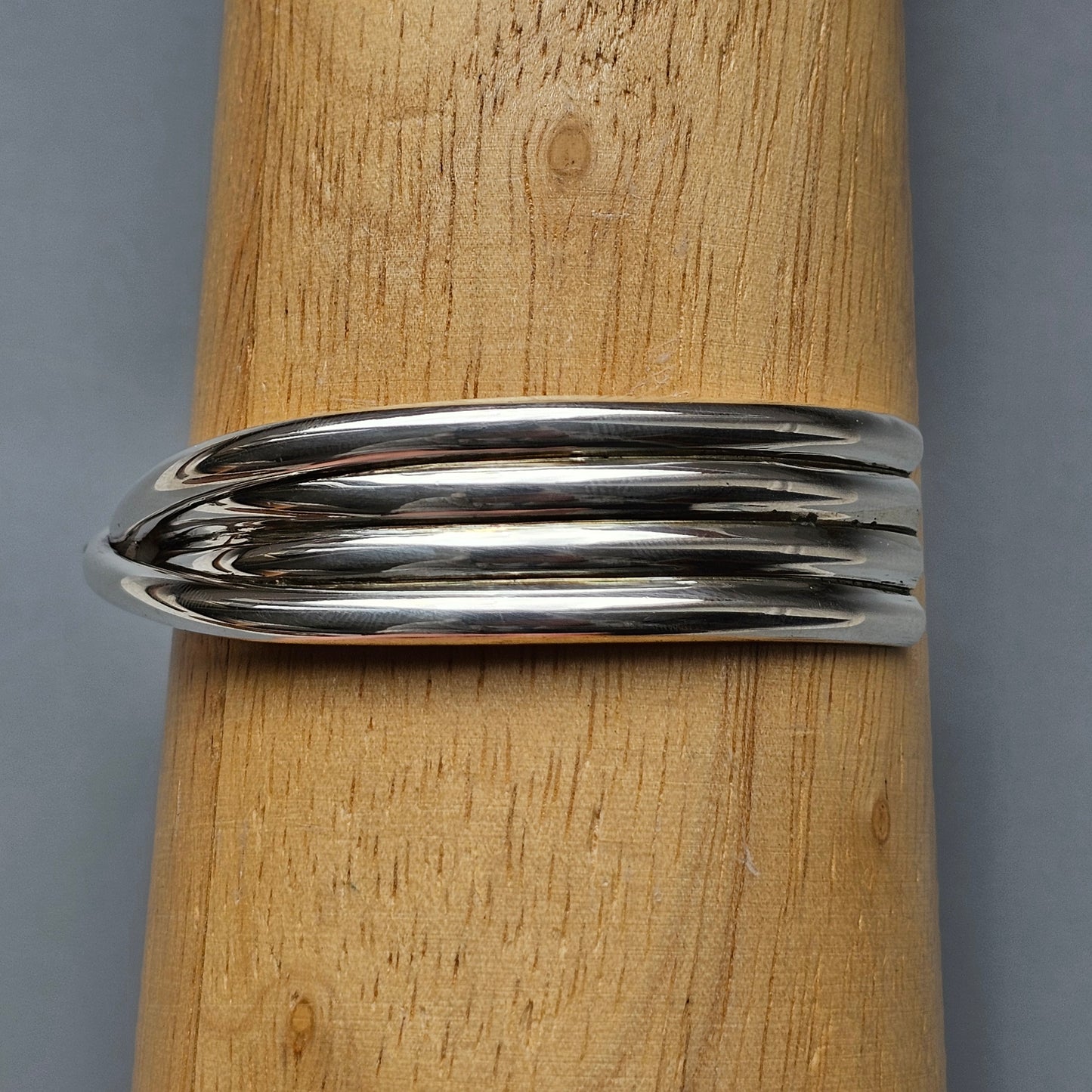 Modern British Sterling Silver Torque Cuff Bangle Bracelet with Opal & Moonstone – Hallmarked 2018