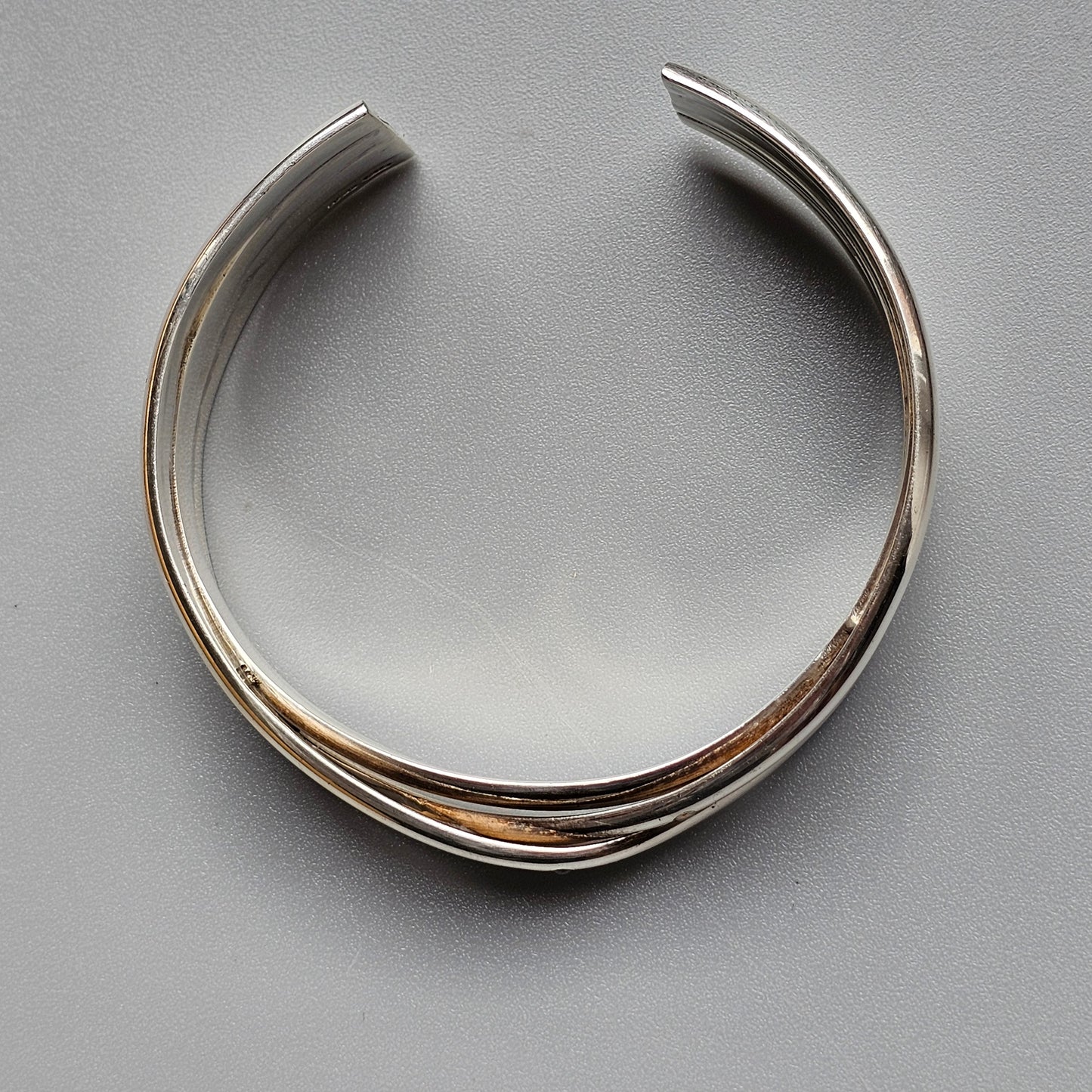 Modern British Sterling Silver Torque Cuff Bangle Bracelet with Opal & Moonstone – Hallmarked 2018