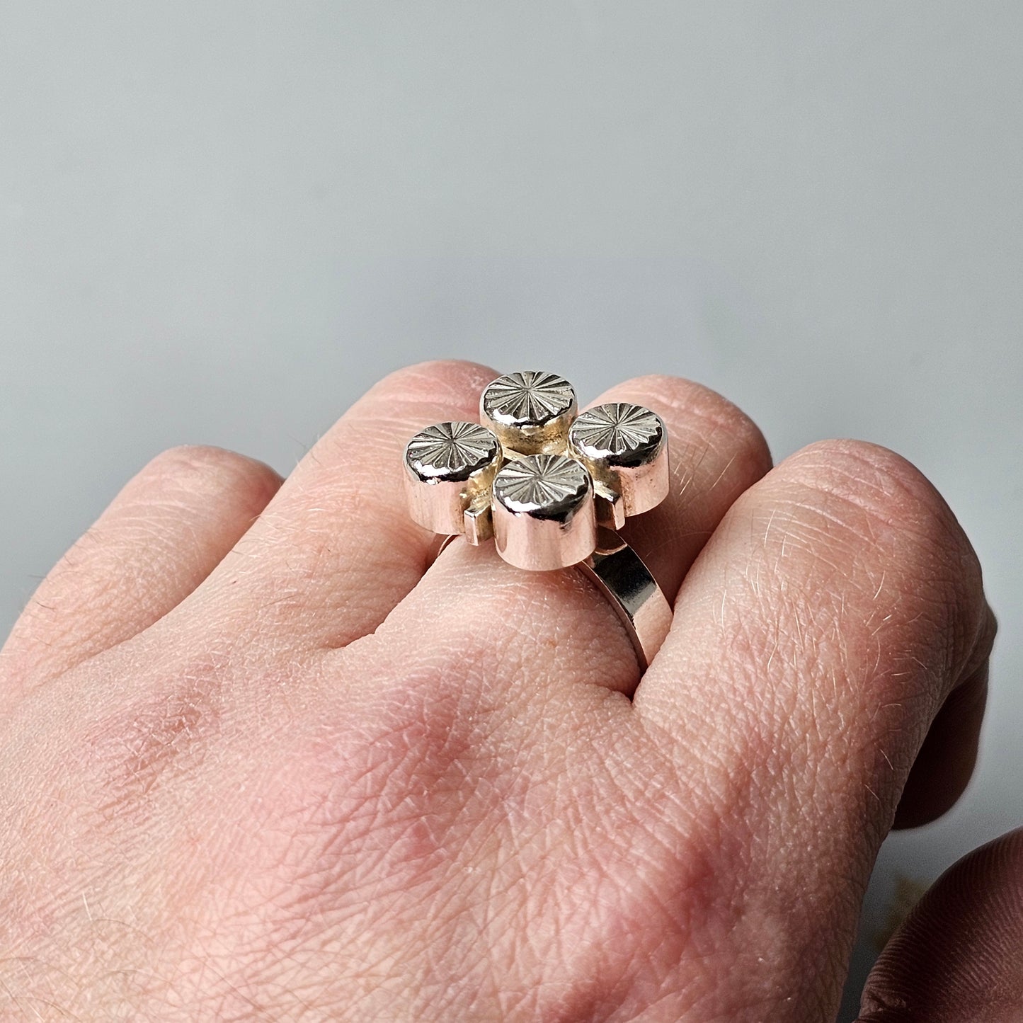 1960s Finnish Modernist Geometric Silver Ring by Martti Viikinniemi – 1967 Starburst Design, Sculptural Form