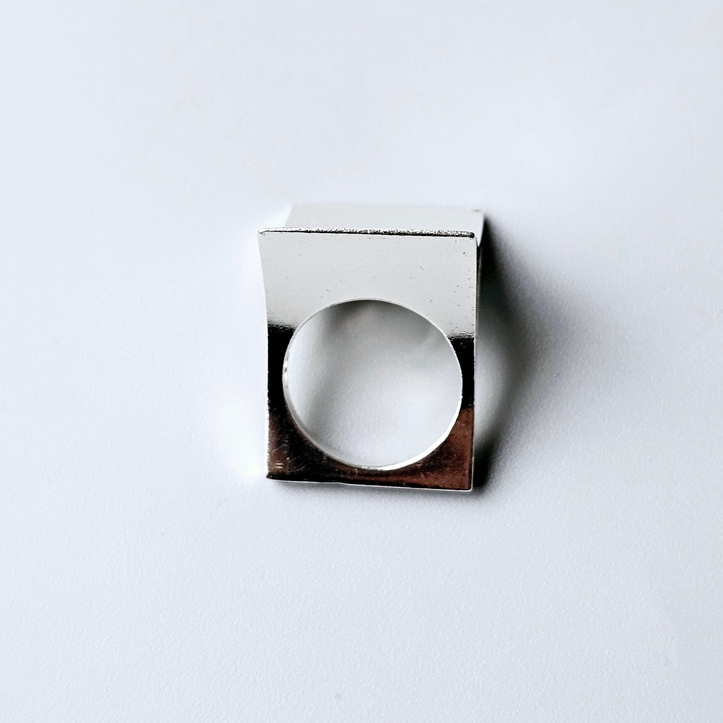 1970s Modernist Sculptural Finnish Sterling Silver Ring by Kaunis Koru Helge Narsakka 1970