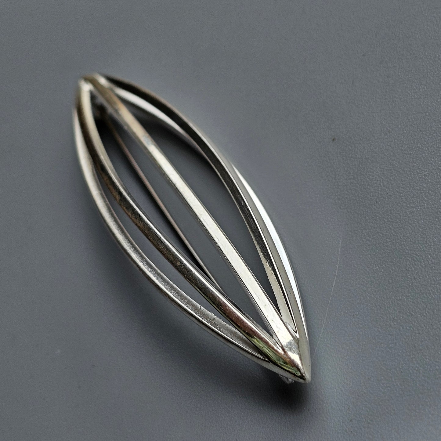 Finnish Modernist Open-Form Design Sterling Silver Brooch by Kaunis Koru