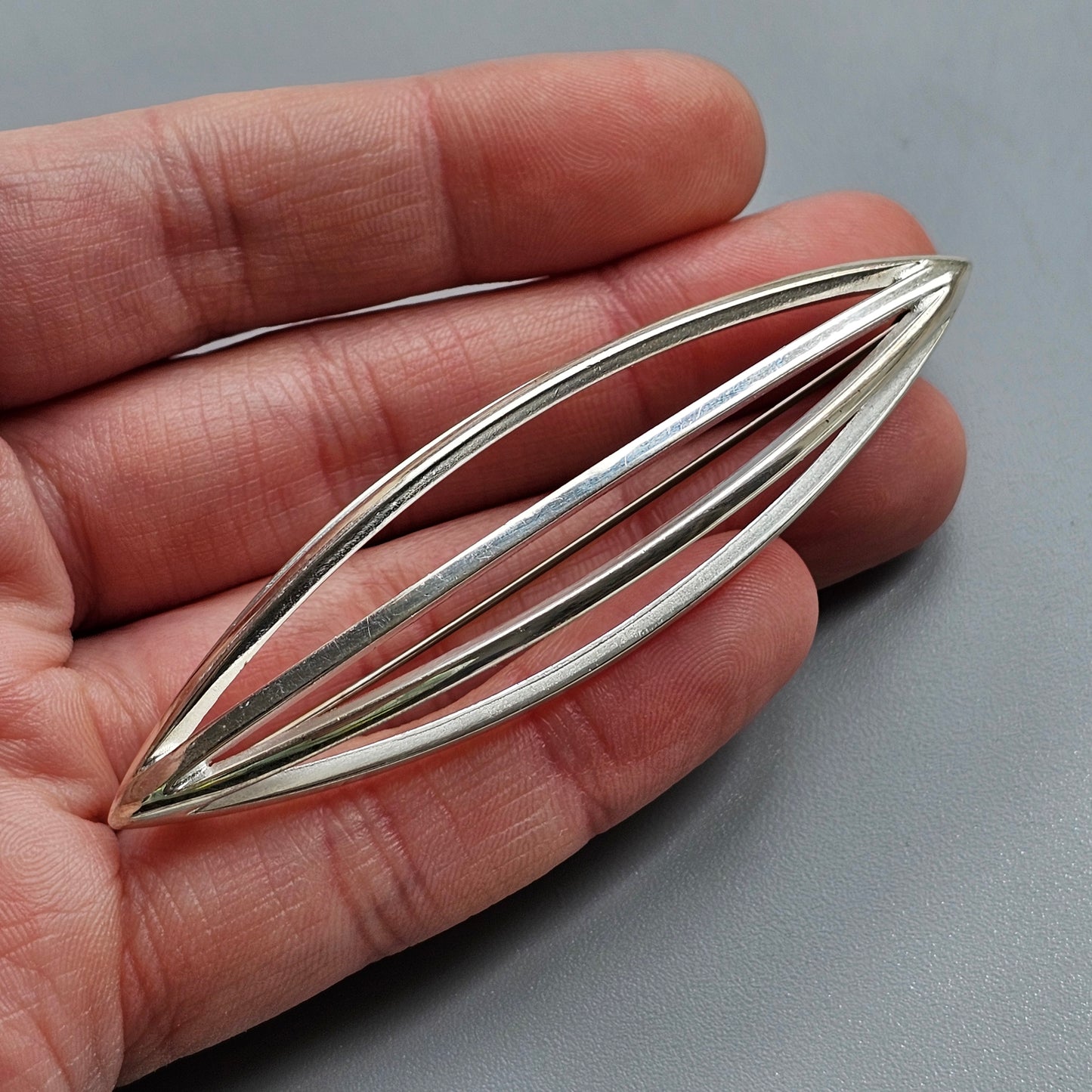 Finnish Modernist Open-Form Design Sterling Silver Brooch by Kaunis Koru